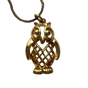 Sweet vintage owl pendant gold tone cute